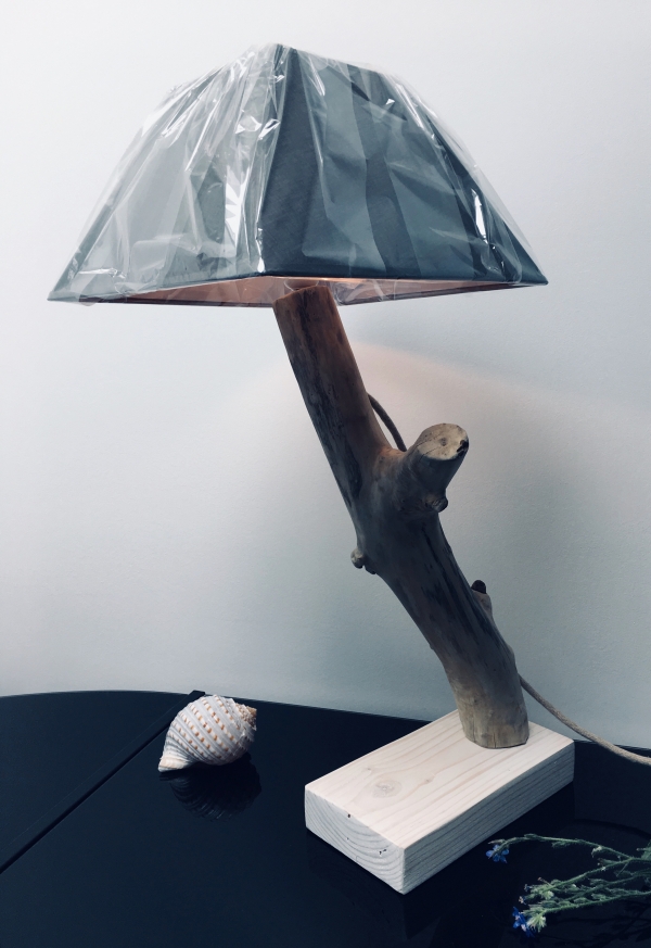 Bois flotté. Lampe en bois flotté. Fabrication artisanale Française by Deluxe Créations
