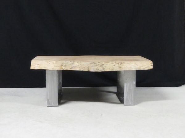Table esprit loft. Table en bois massif et acier. Mobilier de type industriel by Deluxe Créations